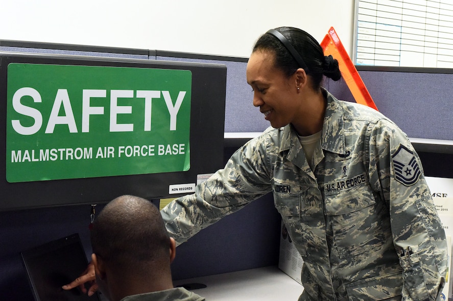 Master Sgt. Tiffany Waldren, 341st Medical Operations Squadron NCO in charge of aerospace and operational physiology, trains personnel on safety operations computers May 9, 2018, using the Fatigue Avoidance Scheduling Tool at Malmstrom Air Force Base, Mont. Learning how tired a body gets during missile field training helps missile squadron safety officers evaluate the human factors of safety in intercontinental ballistic missile operations and plan mitigation tactics. (U.S. Air Force photo by Kiersten McCutchan)