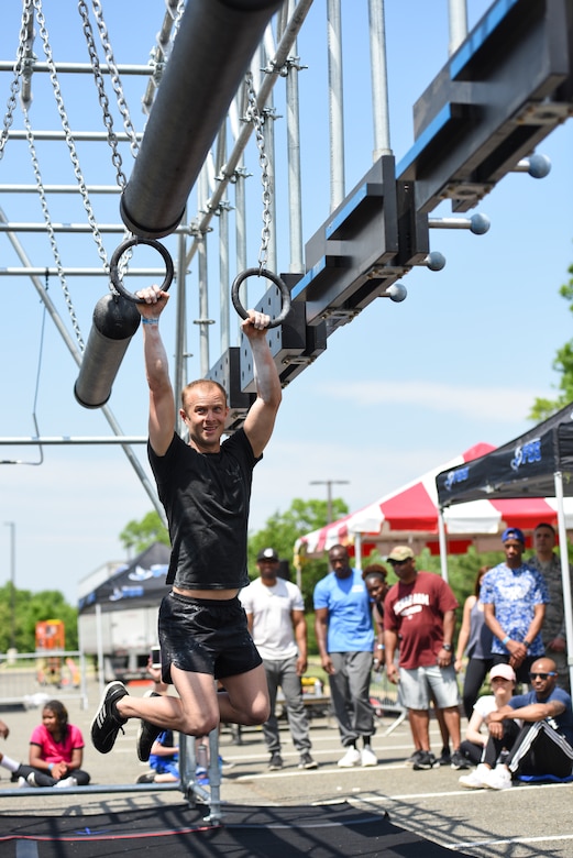 Airman competes on battle rig