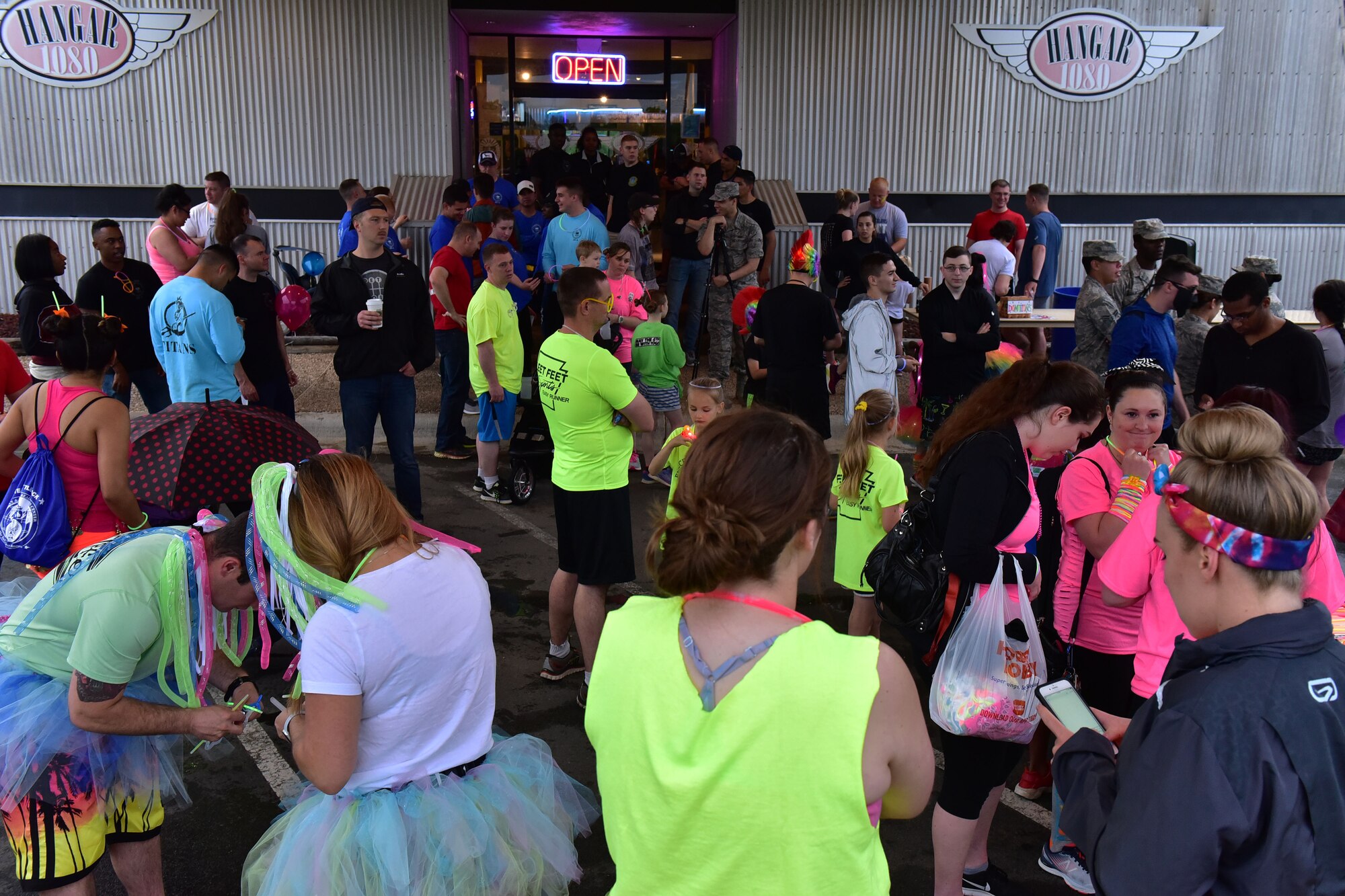 A crowd waits to for the glow run.