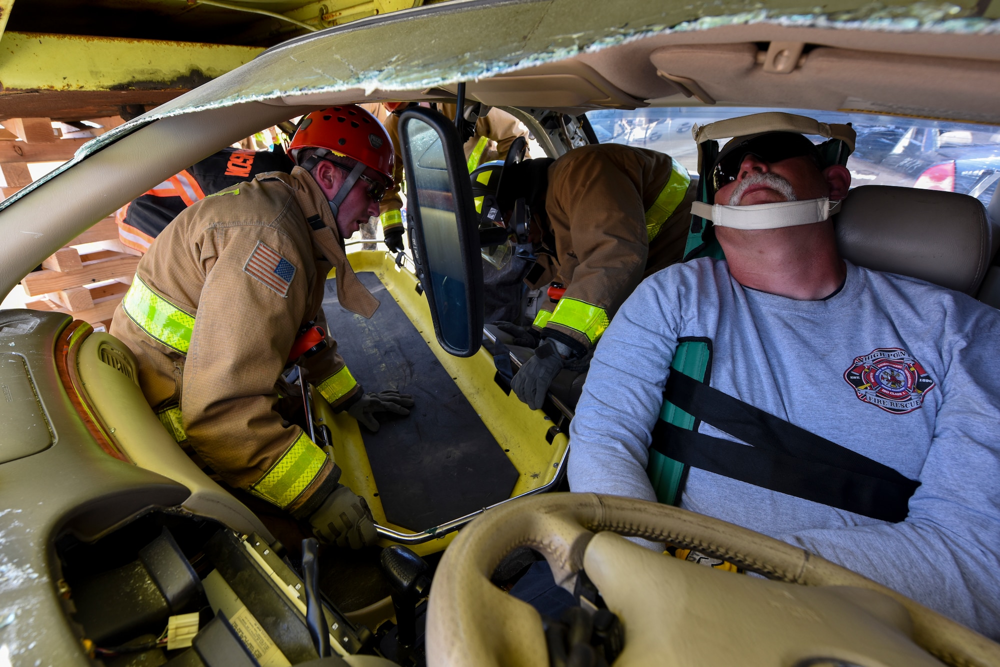 4th CES gets “crash” course in vehicle extrication