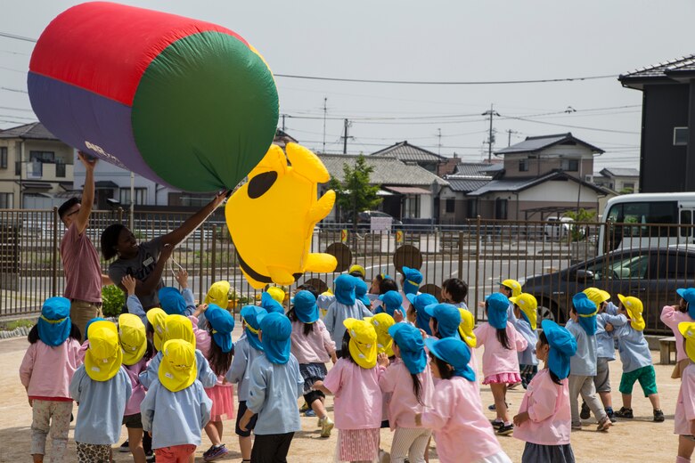 Iwakuni volunteers visit Josho Hoikuen preschool