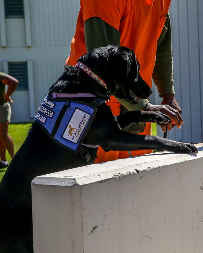 Inmates get a second chance at leadership