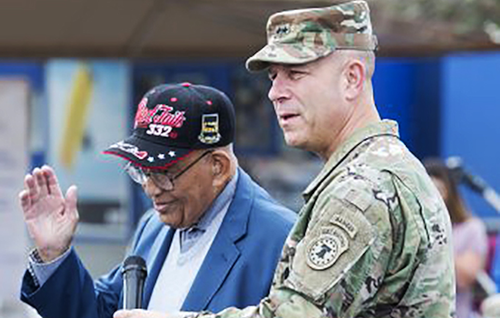 Golden Knights and vets spread positive image
to future Soldiers