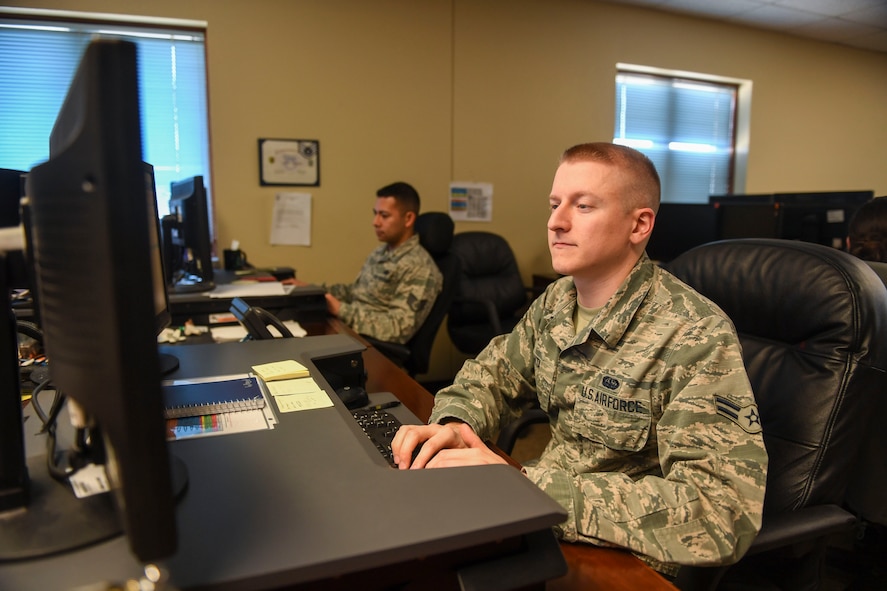 5th CS client systems technicians upgrade MAFB computers