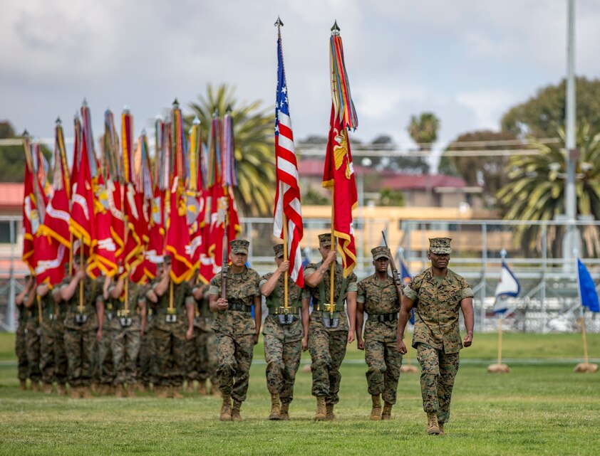 Sgt. Maj. Kasal passes on the sword of office > I Marine Expeditionary ...