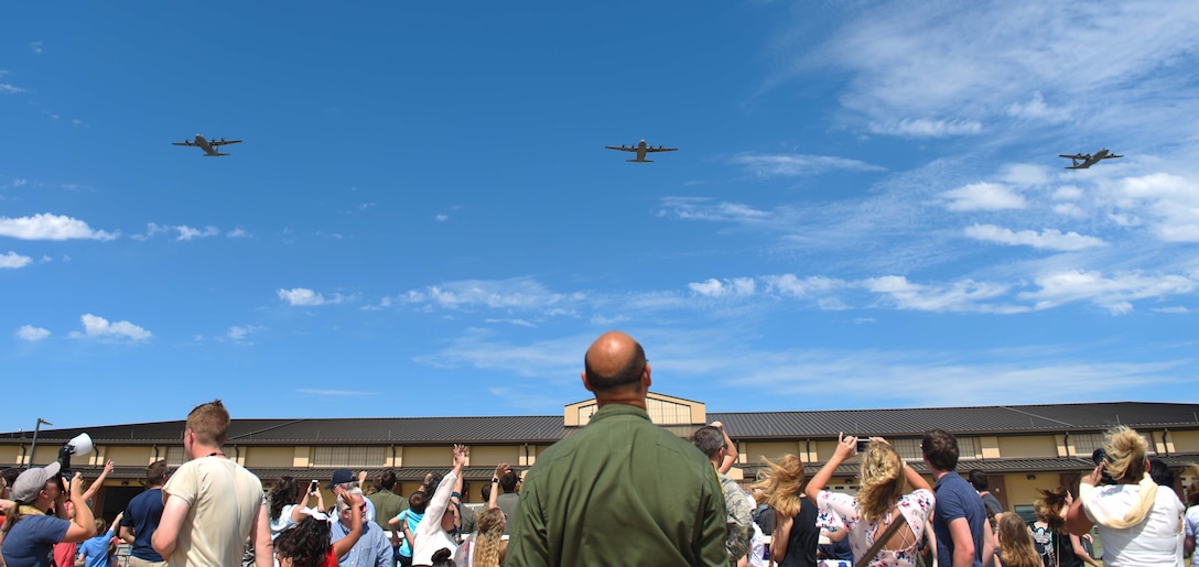 Dyess Airmen return home