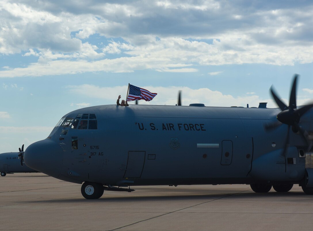 Dyess Airmen return home