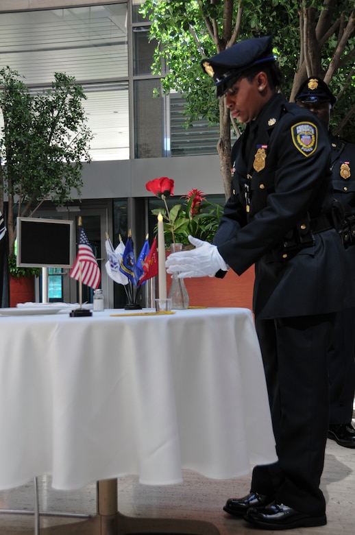 Dauntless Soldier speaks at remembrance ceremony