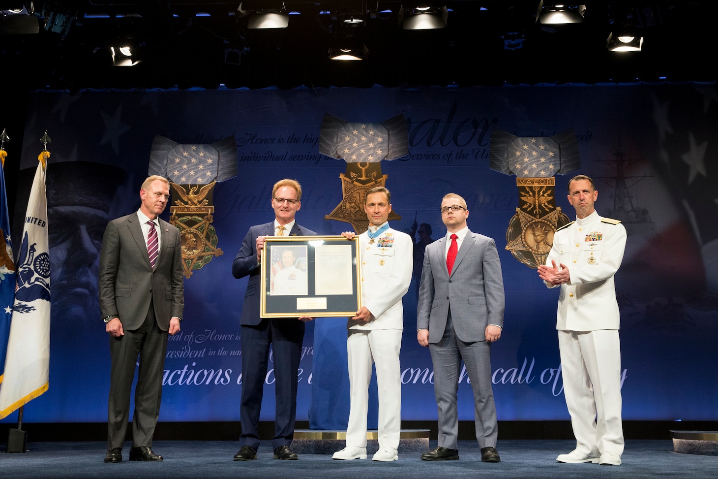 Medal Of Honor Recipient Master Chief Britt Slabinski Inducted Into ...