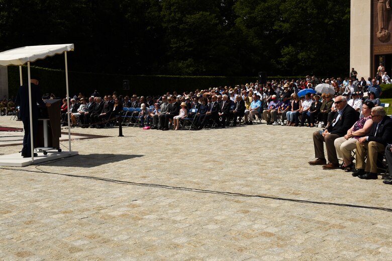 Spectators observe a moment of prayer during the Memorial Day Ceremony at Luxembourg American Military Cemetery in Hamm, Luxembourg, May 26, 2018. Hundreds of military members and military supporters joined together to pay their respects to the men and women who lost their lives during World War II. (U.S. Air Force photo by Senior Airman Dawn M. Weber)