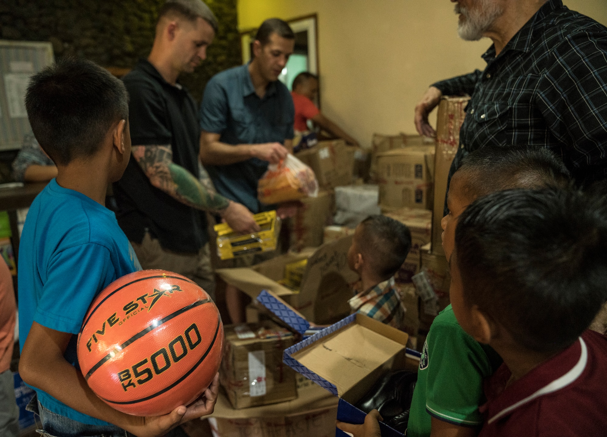 Airmen bring charity to local Philippine children’s home