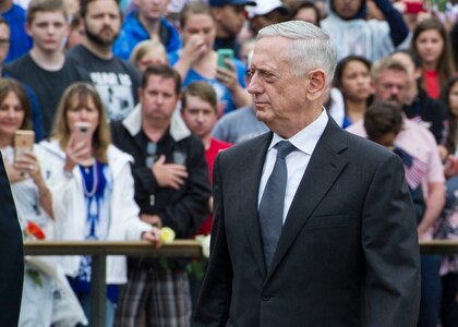 SecDef at Memorial Day wreath-laying