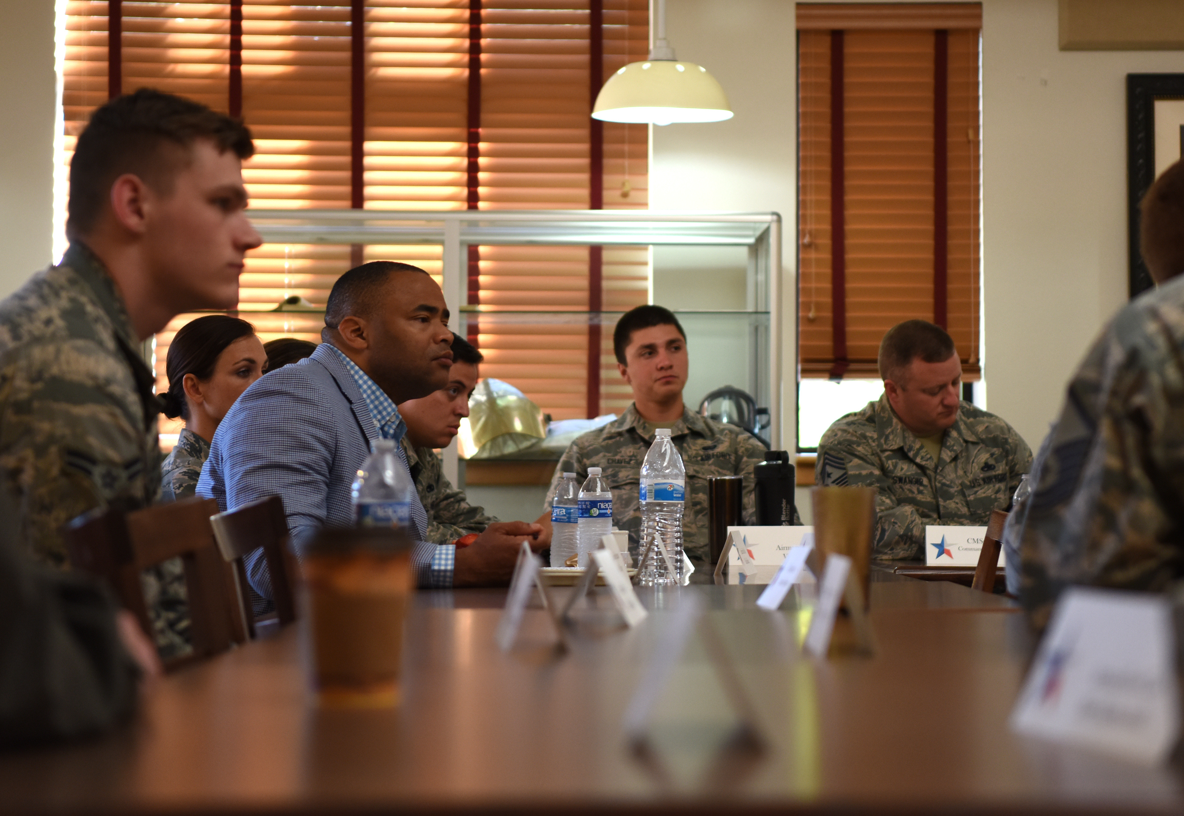 Congressman Veasey visits Dyess > Dyess Air Force Base > Article Display