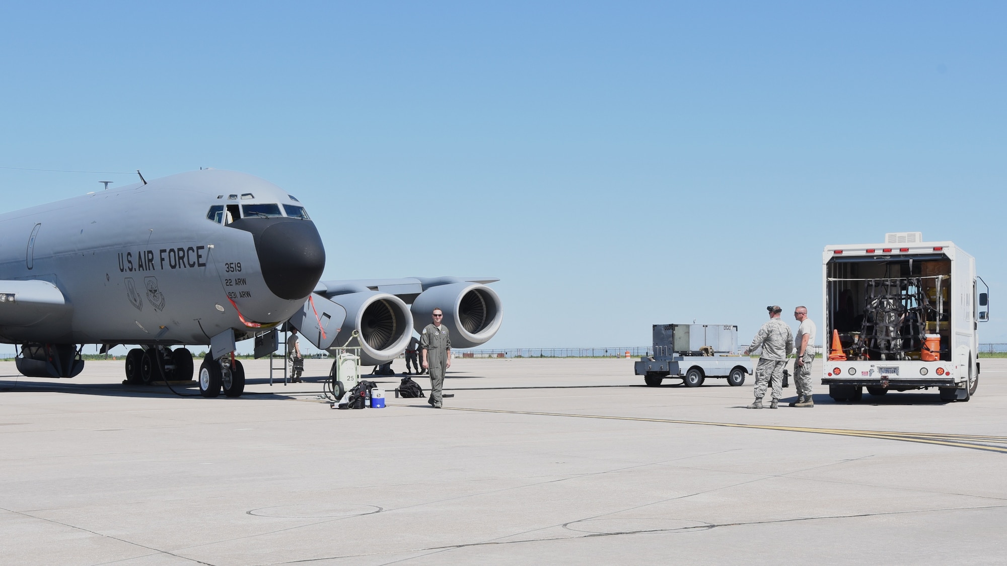 Reserve Citizen maintenance Airmen prepare a KC-135 Stratotanker for an in-air refueling flight