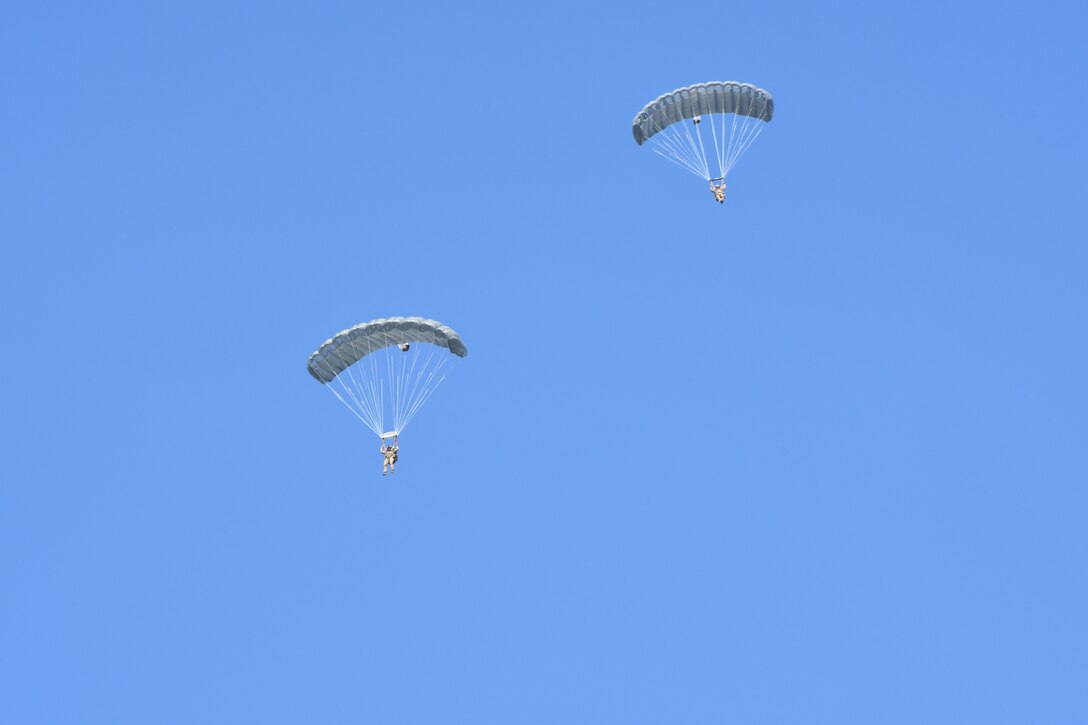 The 66th and 77th WPS conduct JTAC Training