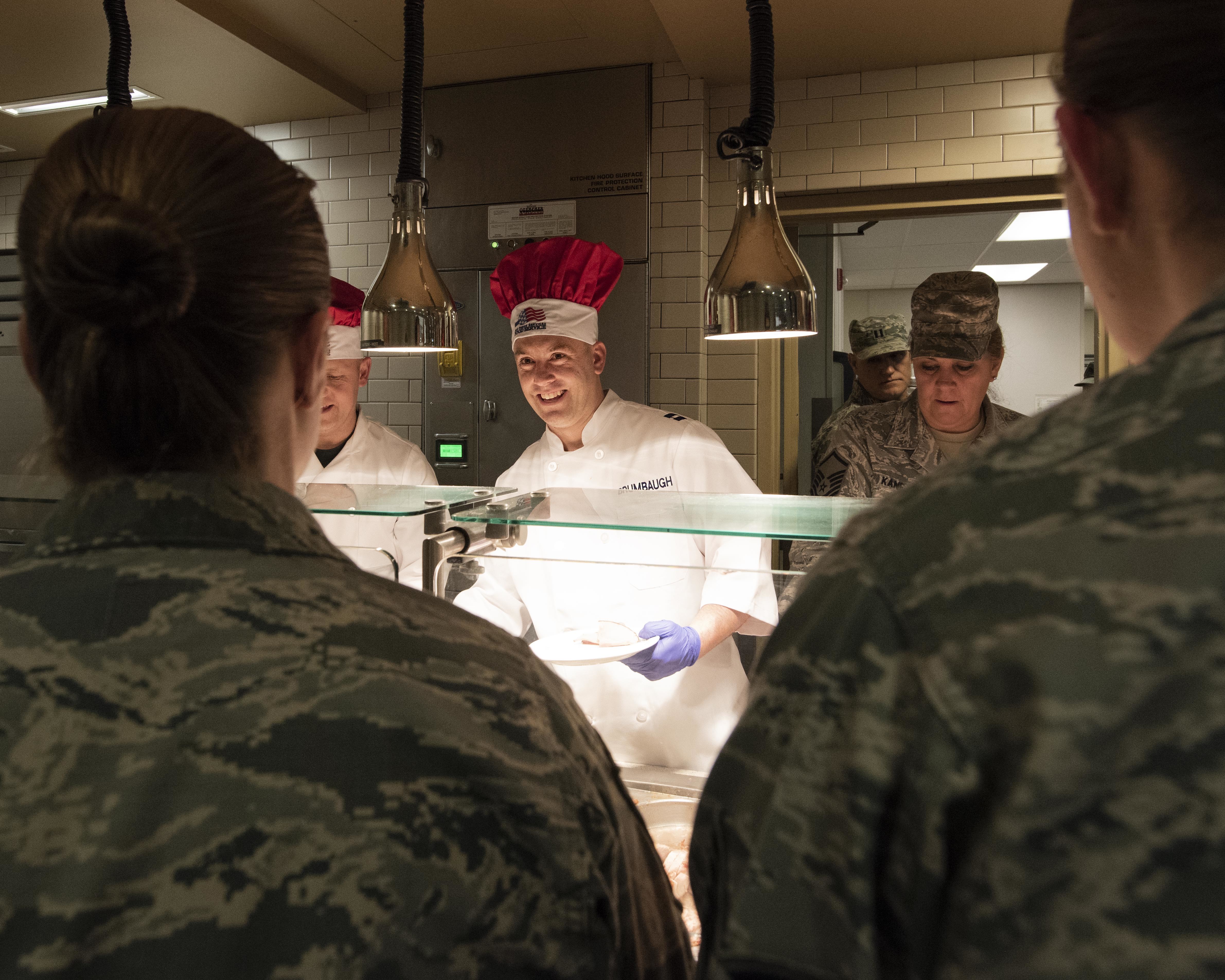 141st Leaders Serve Traditional Holiday Meal