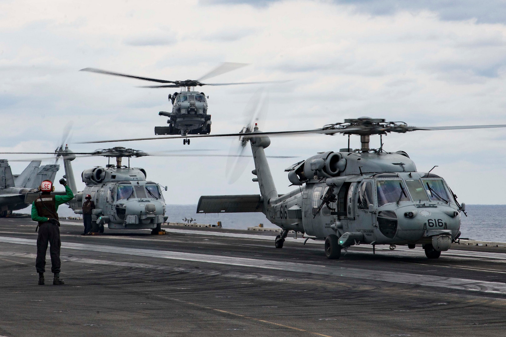 Carrier Air Wing 5 Sharpens Anti-submarine Warfare Skills During Keen 