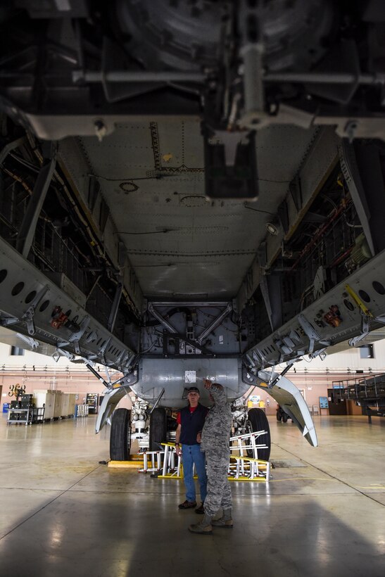 Military Families visit Sheppard Air Force Base