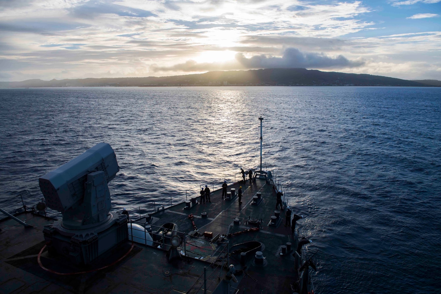 USS Ashland continues FEMA support to CNMI