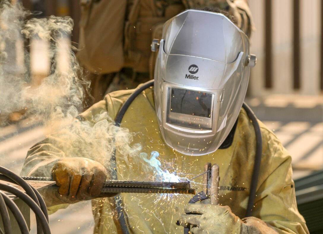 U.S. Marines and Soldiers assigned to Special Purpose Marine Air-Ground Task Force 7 fortify border fencing along the southwest border on Nov. 11, 2018. U.S. Northern Command is providing military support to the Department of Homeland Security and U.S. Customs and Border Protection to secure the Southern border of the United States.