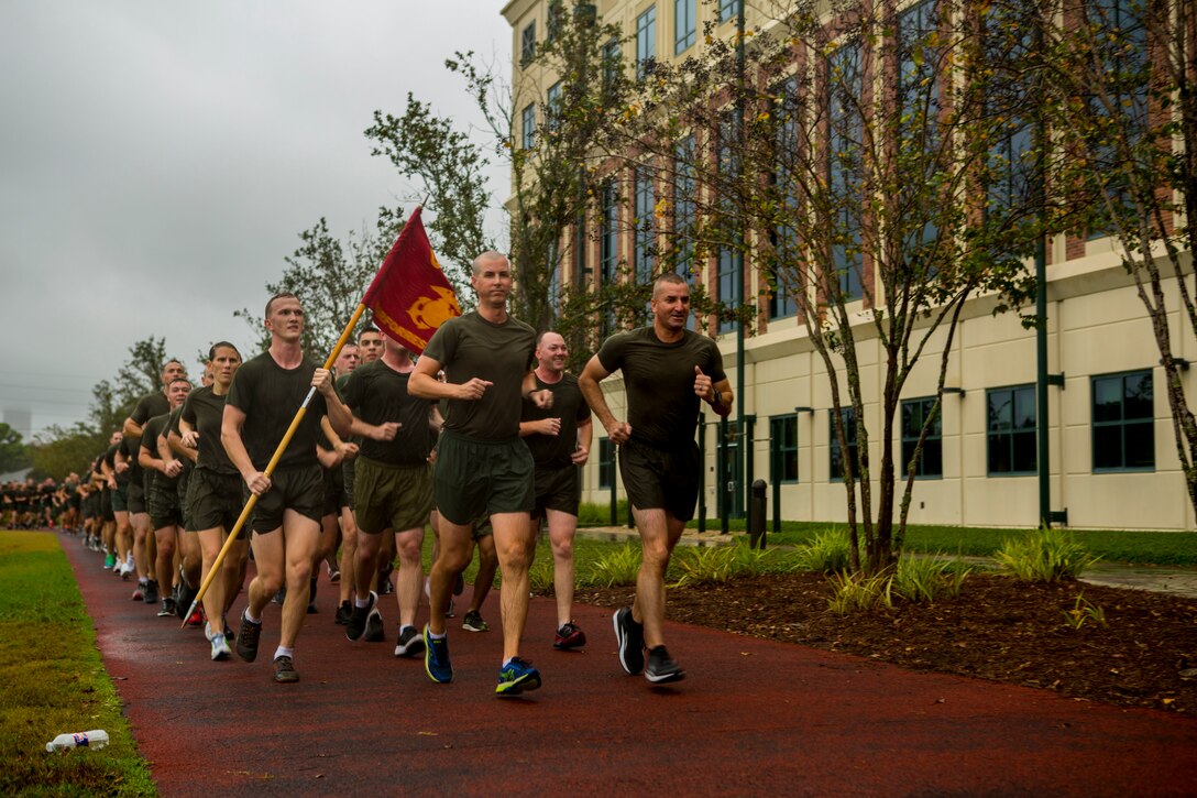 Marines with Marine Corps Support Facility New Orleans participate in a 3-mile motivational run in New Orleans, Nov. 9, 2018.