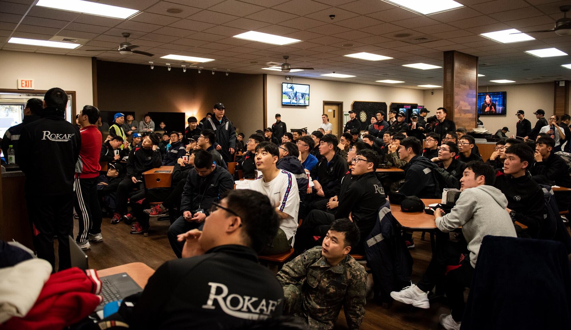 8th Fighter Wing and 38th Fighter Group members spectate a “League of Legends” video game match at Kunsan Air Base, Republic of Korea, Nov. 9, 2018. The US-ROKAF Friendship Day focused on celebrating the partnership and alliance between the 8th Fighter Wing and 38th Fighter Group, who participated in several sporting events and competitions throughout the day. (U.S. Air Force photo by Senior Airman Stefan Alvarez)