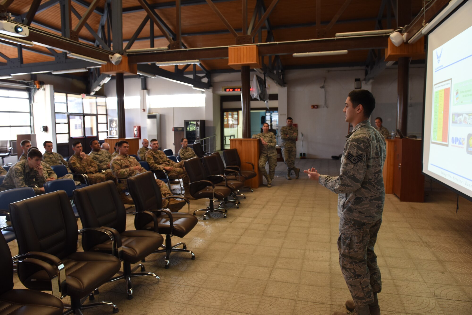 A medical Sergeant gives a briefing.