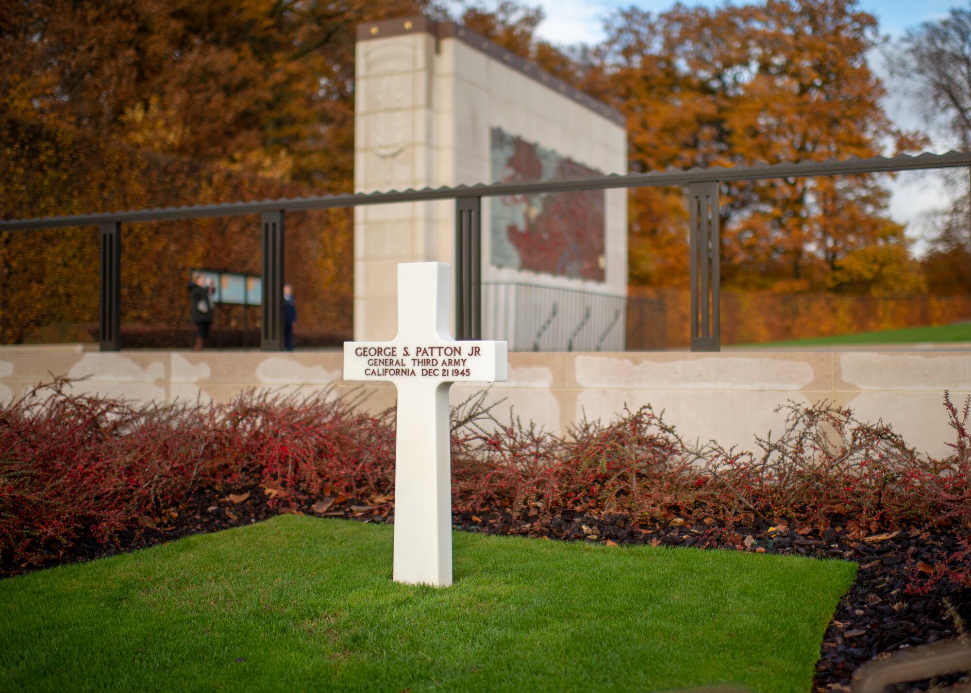 Luxembourgers and Americans commemorate the 100th Anniversary of the end of World War One with a ceremony at the Luxembourg American Military cemetery.