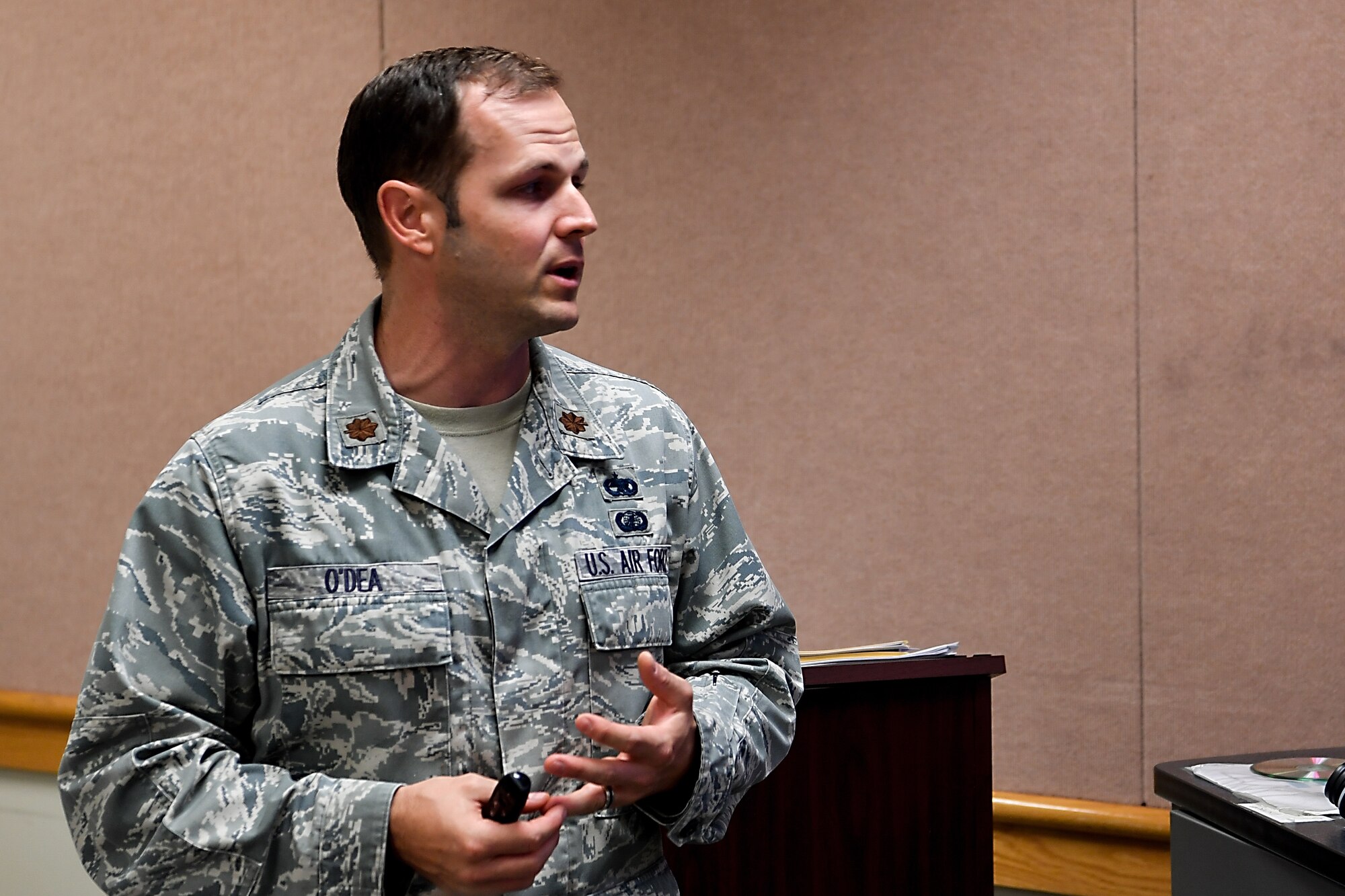 Maj. Ryan O’Dea, 437th Aircraft Maintenance Squadron maintenance operations officer, gives a briefing during the Flight Commander’s Edge course, Nov. 7, 2018, at Joint Base Charleston, S.C.