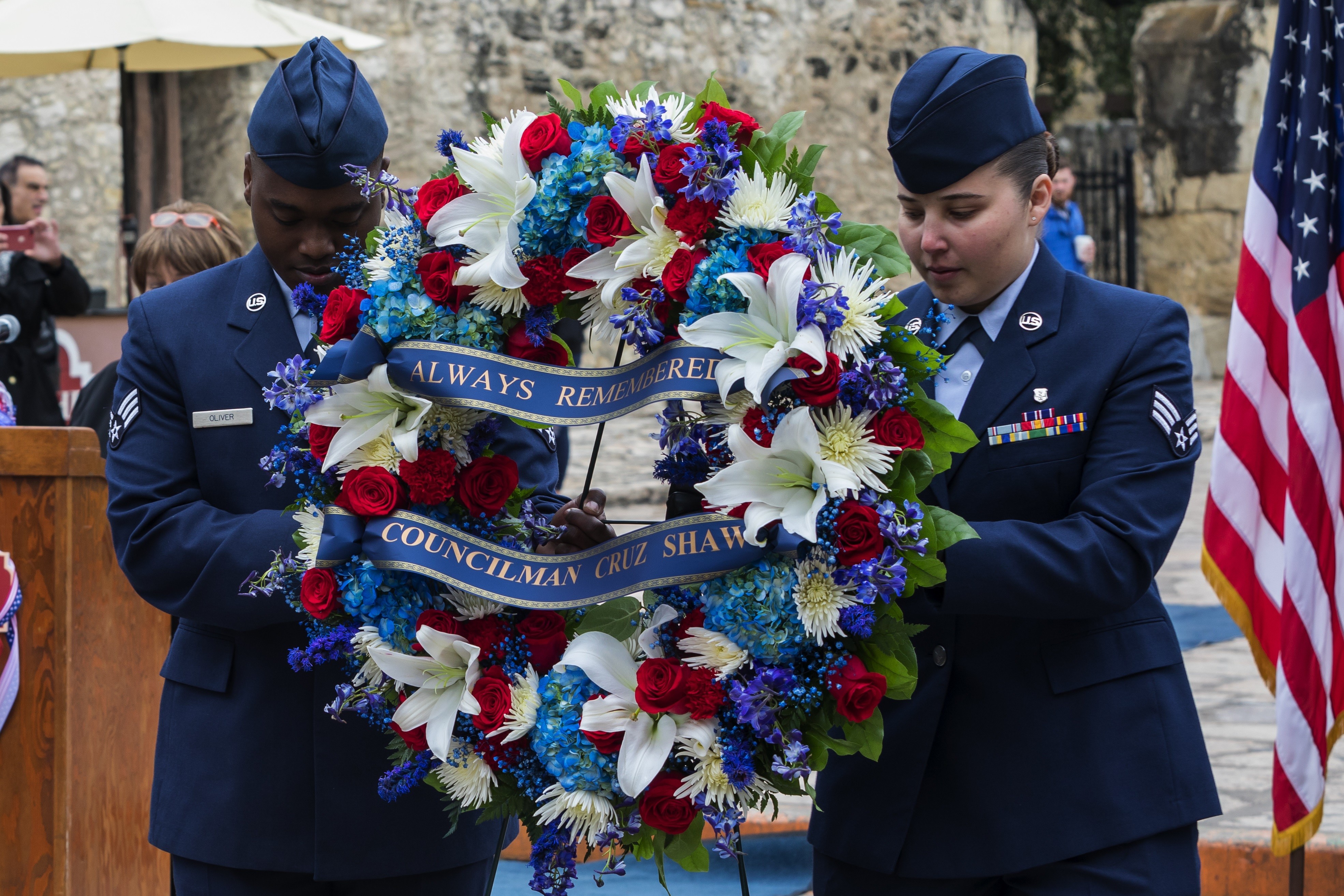 Are the banks open on veterans day in california