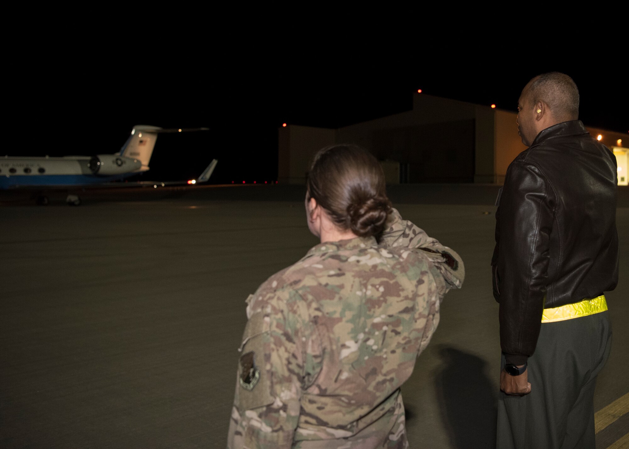(From left to right) Tech. Sgt. Whitney O’Neill, 49th Wing protocol specialist and Col. Brian Patterson, 49th Wing vice commander, greet the vice chairman of the Joint Chiefs of Staff, upon his arrival at Holloman Air Force Base, N.M., November 13, 2018. Gen. Paul Selva, VCJCS, visited Holloman and White Sands Missile Range November 13 to 14 (U.S. Air Force photo by Staff Sgt. BreeAnn Sachs).