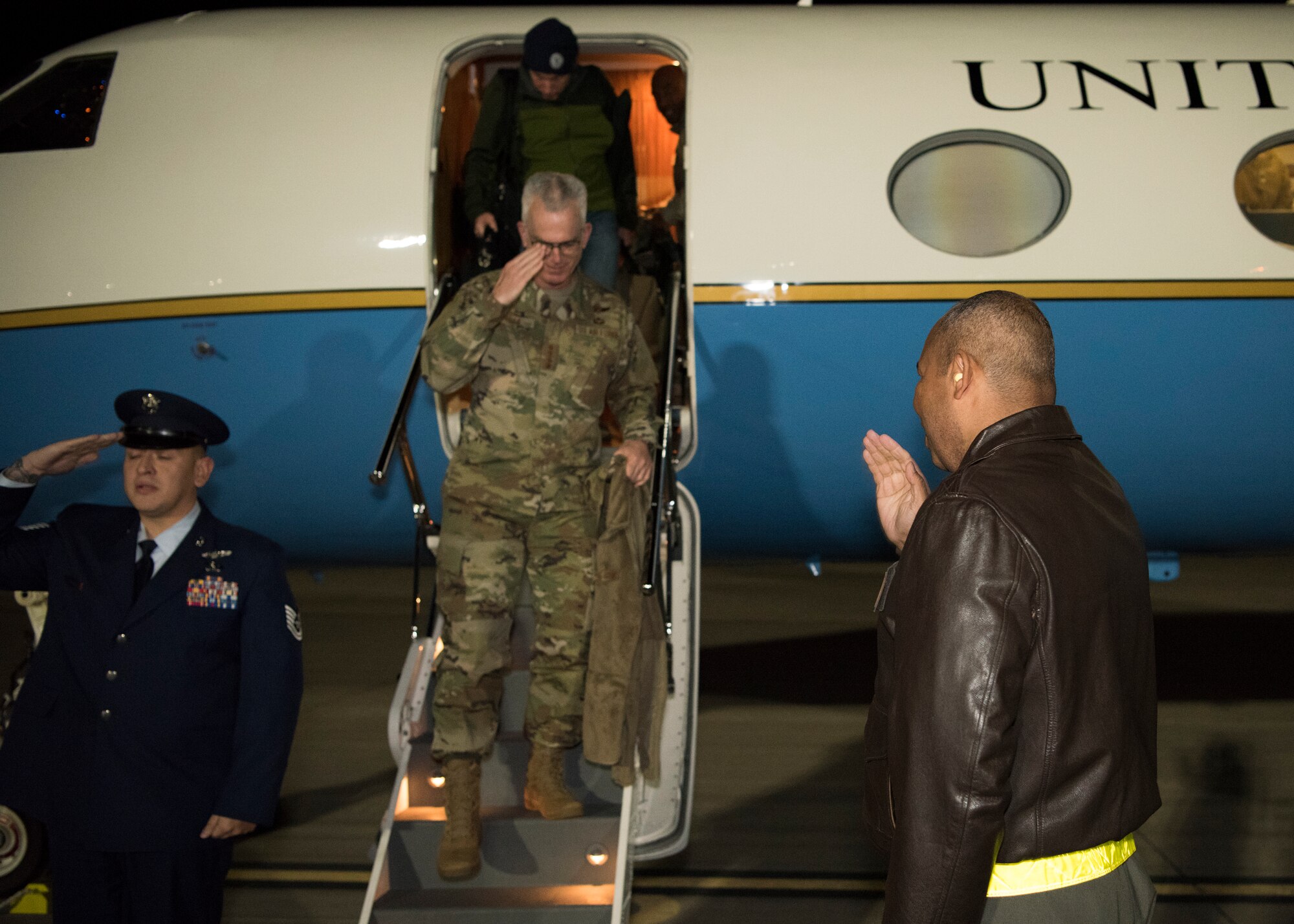 Col. Brian Patterson, 49th Wing vice commander, greets the vice chairman of the Joint Chiefs of Staff upon arrival at Holloman Air Force Base, N.M., November 13, 2018. Gen. Paul Selva, VCJCS, visited Holloman and White Sands Missile Range November 13 to 14 (U.S. Air Force photo by Staff Sgt. BreeAnn Sachs).