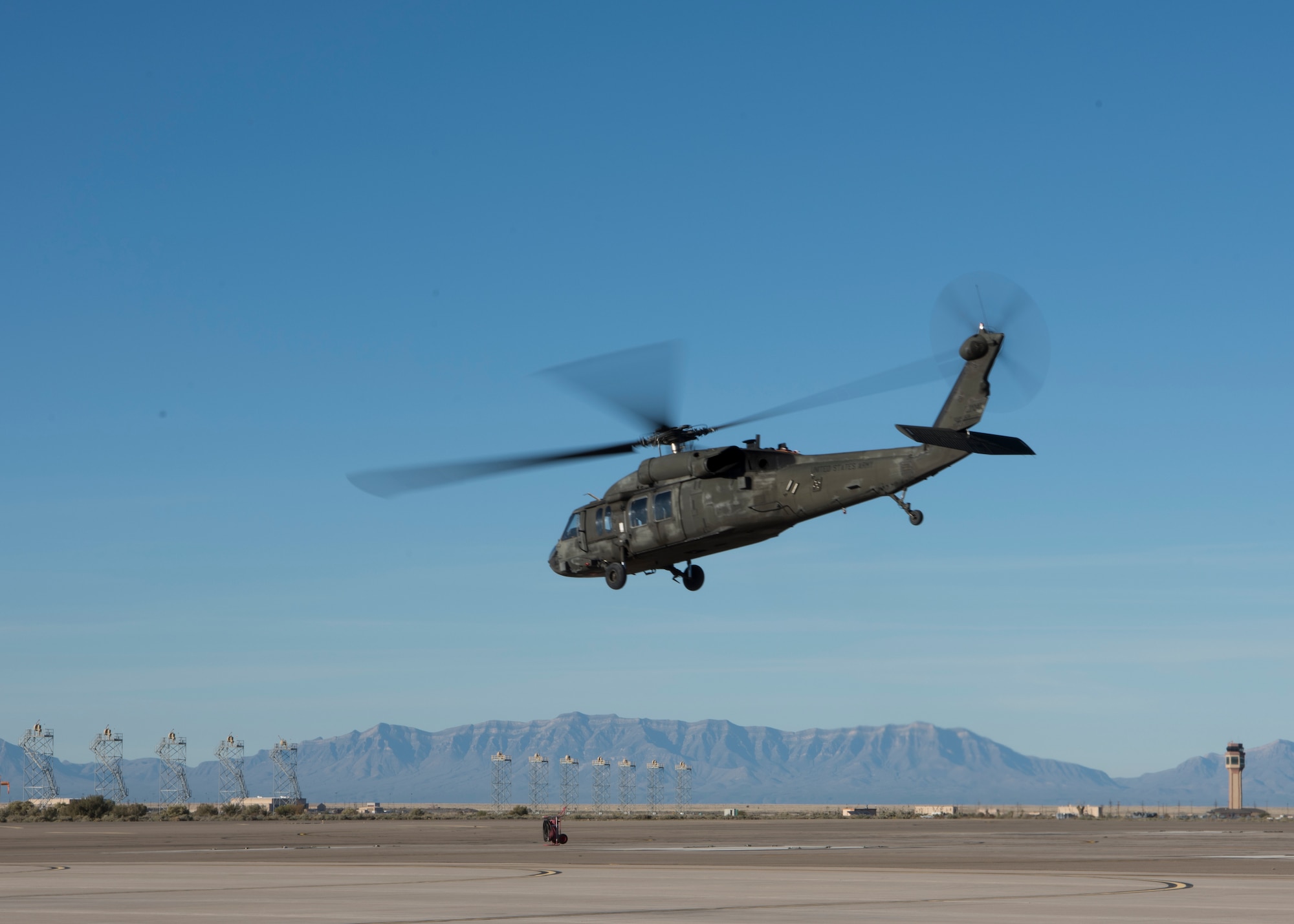 A UH-60 Black Hawk helicopter takes off of Holloman Air Force Base, N.M., November 14, 2018. Gen. Paul Selva, vice chairman of the Joint Chiefs of Staff, visited Holloman November 13 to 14, and received a helicopter tour of White Sands Missile Range, N.M. (U.S. Air Force photo by Staff Sgt. BreeAnn Sachs).