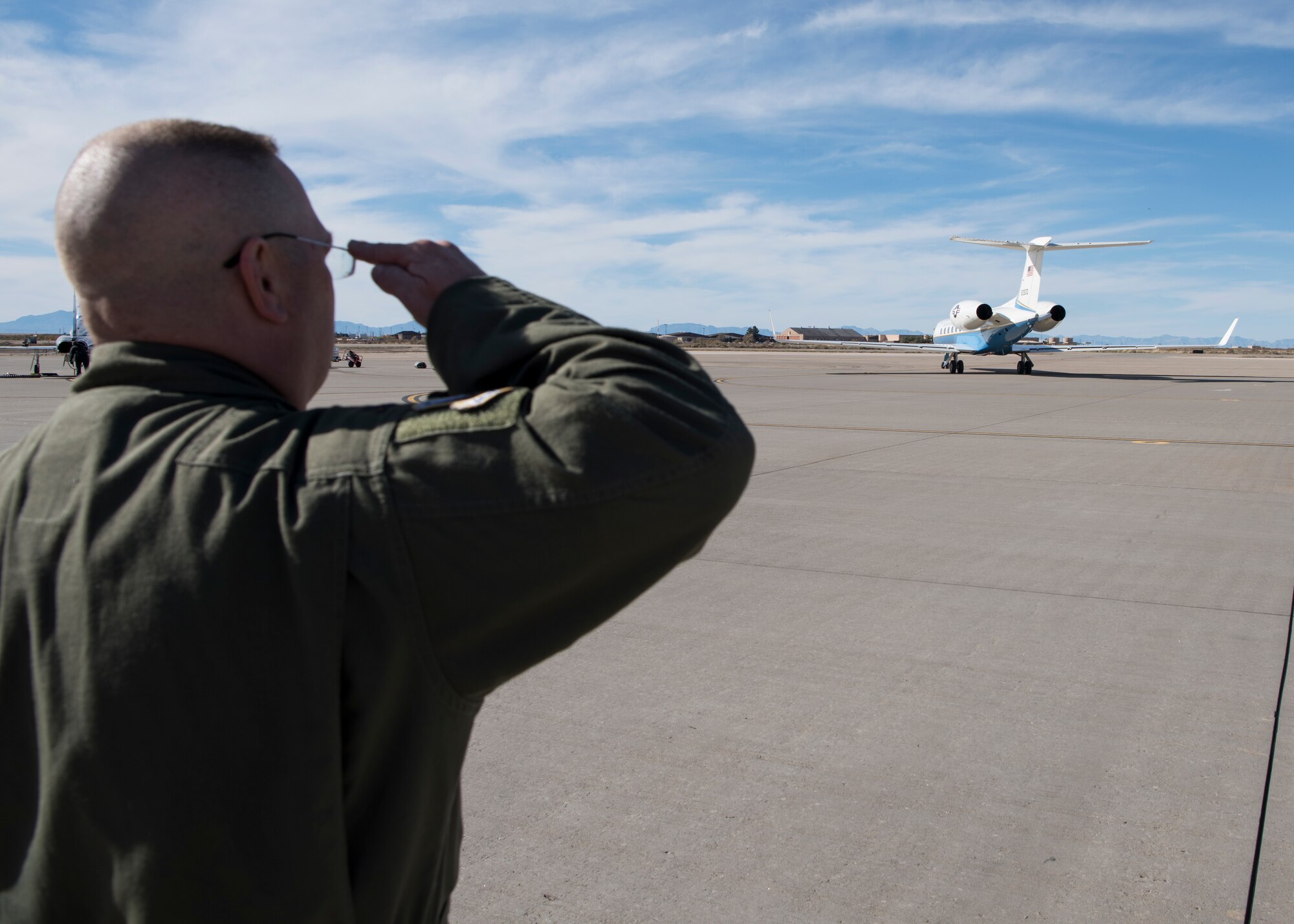 Col. Michael Boger, 54th Fighter Group commander salutes as Gen. Paul Selva, vice chairman of the Joint Chiefs of Staff, departs Holloman Air Force Base, N.M., November 14, 2018. Selva visited Holloman and White Sands Missile Range November 13 to 14. (U.S. Air Force photo by Staff Sgt. BreeAnn Sachs).