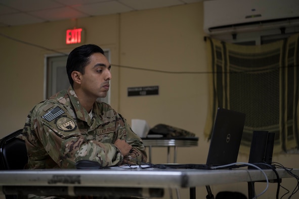 Airmen learn with virtual reality