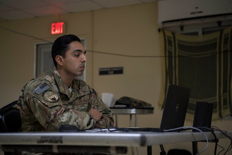 Airmen learn with virtual reality