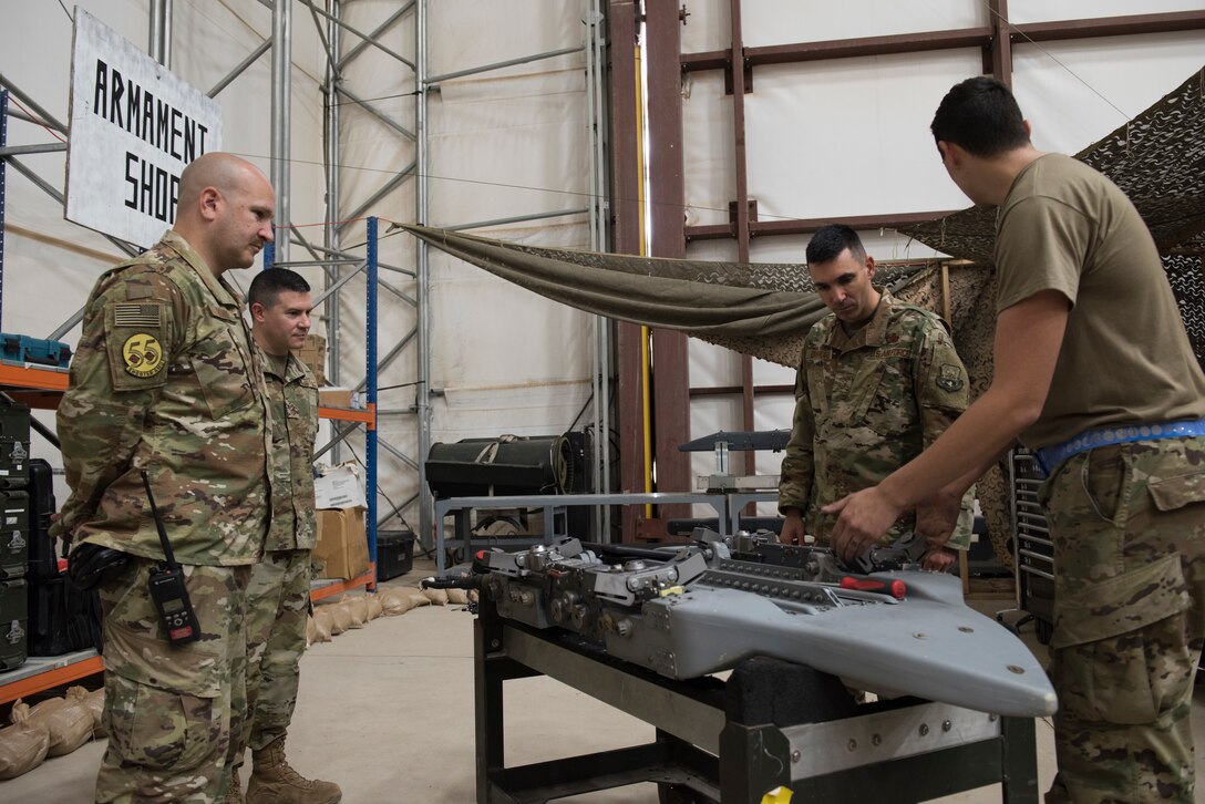 AFCENT Command Chief greets 407 AEG Airmen