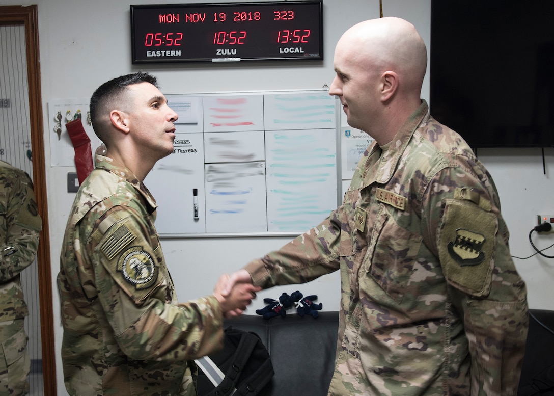 AFCENT Command Chief greets 407 AEG Airmen