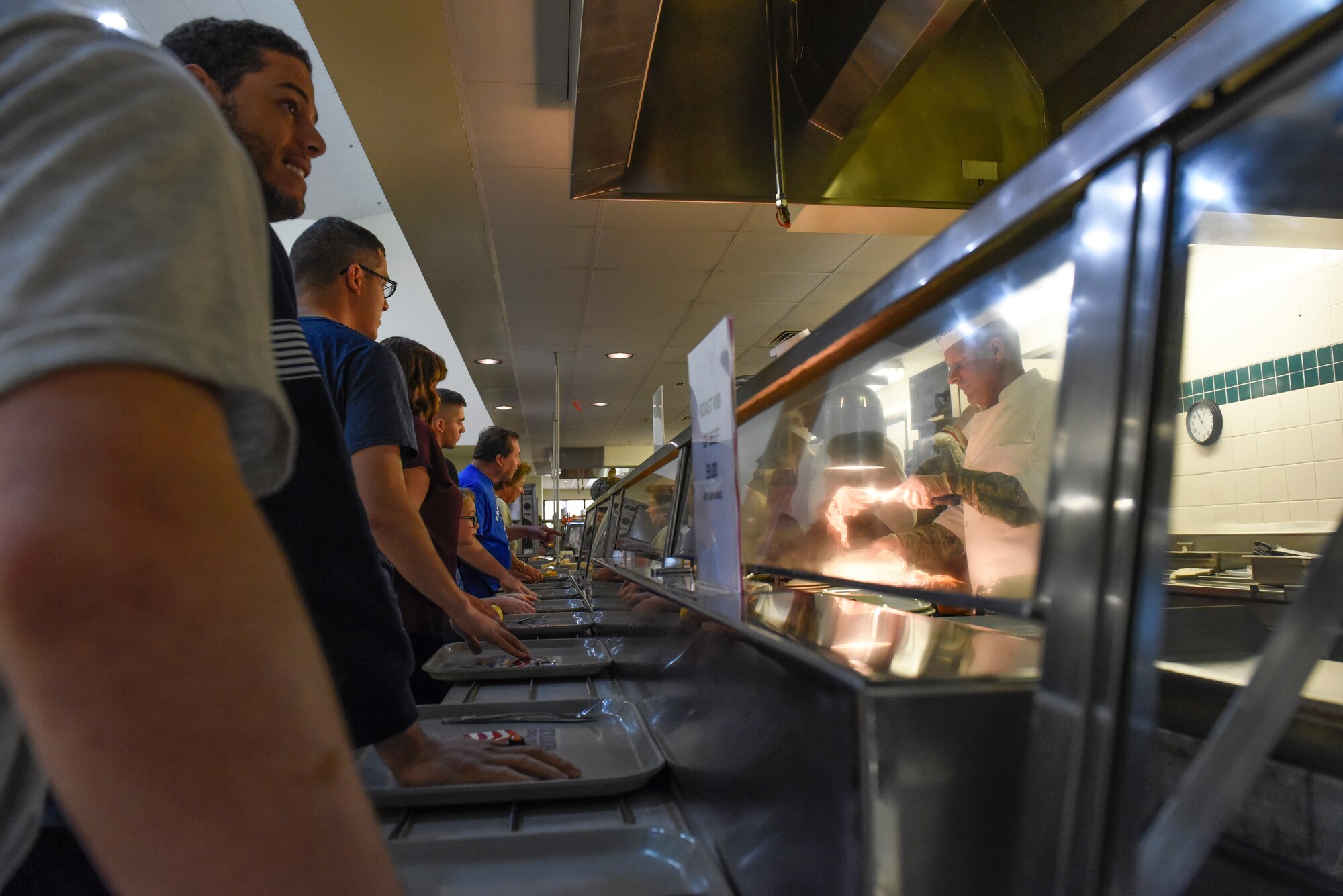 Leadership serves Thanksgiving Day meal to Airmen