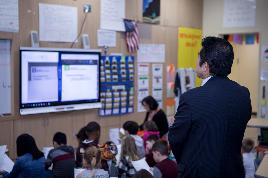 American and Japanese educators collaborate at MCAS Iwakuni