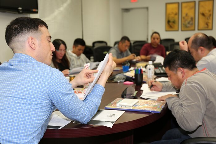 Soldier voluntarily teach English and learn Japanese: win-win opportunity