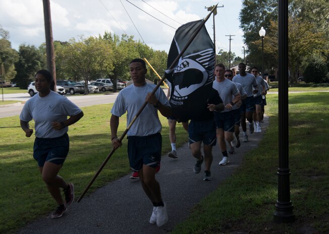 Members from Joint Base Charleston, S.C., participate in the base’s POW/MIA remembrance run Sept. 28, 2018.