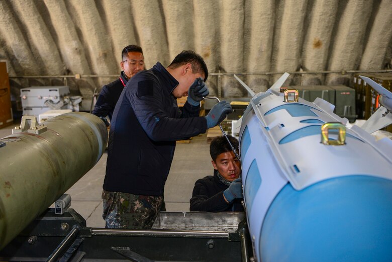 The bomb build provides an opportunity to exchange tactics, techniques and procedures while improving interoperability between ROKAF and U.S. Air Force Airmen.