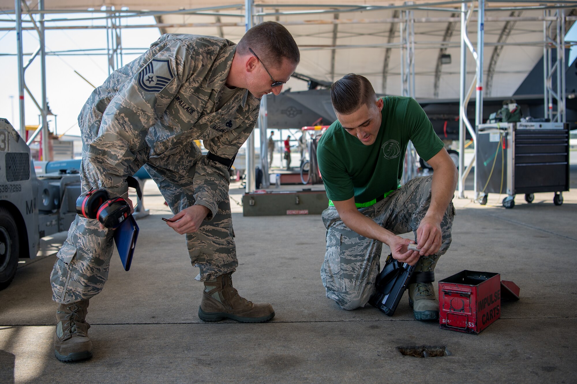 AMUs compete in quarterly load crew competition