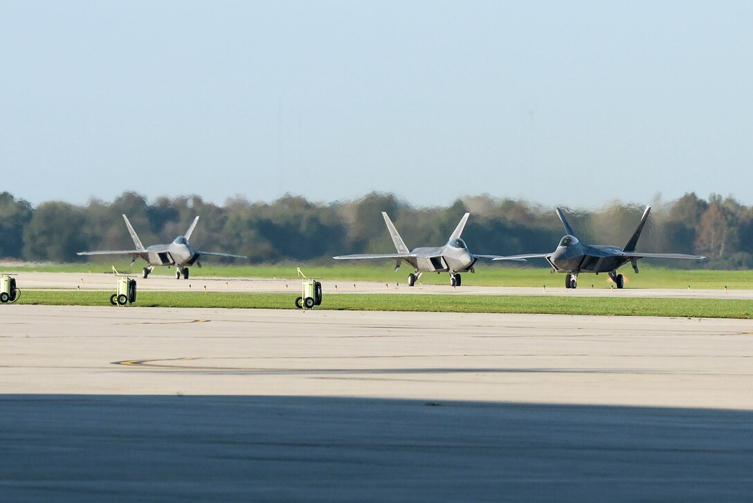 Aircraft Use Wright-Patterson AFB As Safe Haven