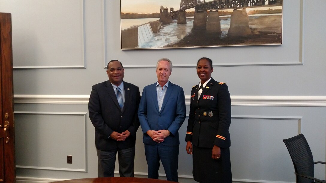 Signing of the Metro Louisville Flood Protection Study