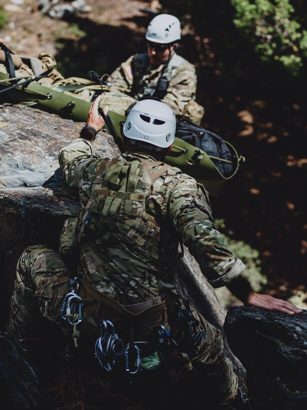 U.S. Army Special Forces soldiers with Operational Detachment Alpha conduct a mountainous-terrain medical evacuation exercise aboard Marine Corps Mountain Warfare Training Center, Bridgeport, Calif., July 24, 2018. Any special operations force element that comes to MCMWTC has the opportunity to do their list of schools; ranging from Assault Climber, Mountain Medicine, Mountain Sniper and others, or they can program their own training through use of an internal mountaineering subject matter expert. (U.S. Marine Corps photo by Lance Cpl. Rachel K. Young)