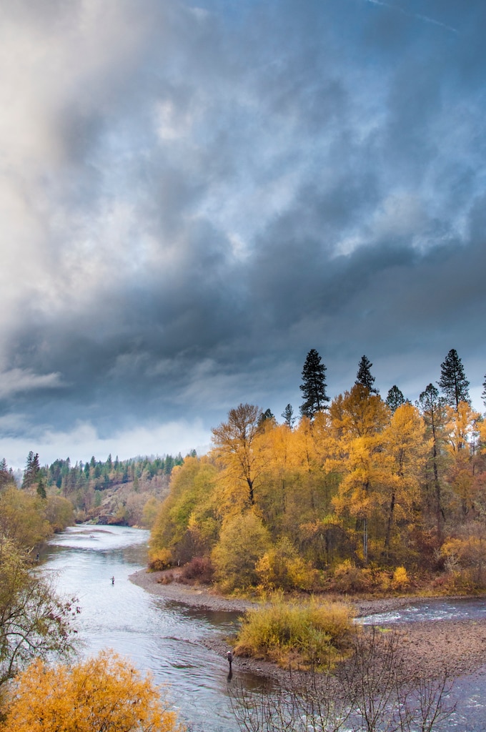 Fall along the Rogue River