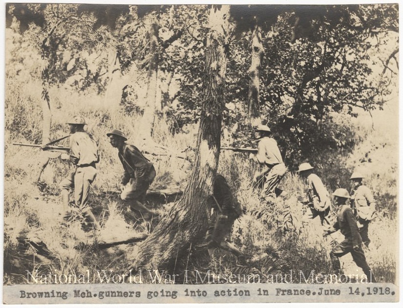 American machine-gunners going into action in France during World War l.