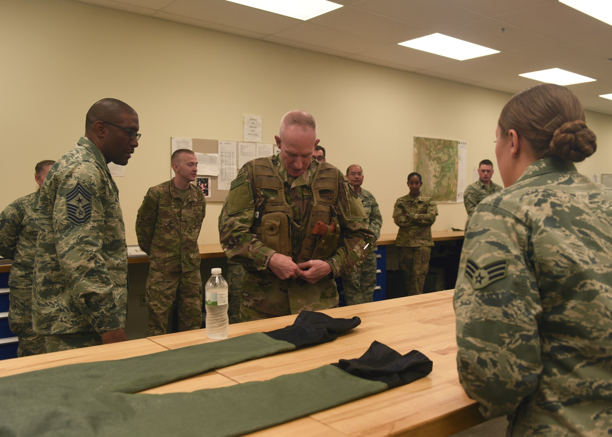 8th AF commander visits Dyess